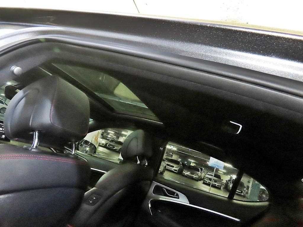제네시스 G70 2.0T AWD 스포츠 패키지 이미지 17