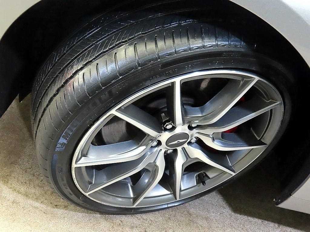 제네시스 G70 2.0T AWD 스포츠 패키지 이미지 20