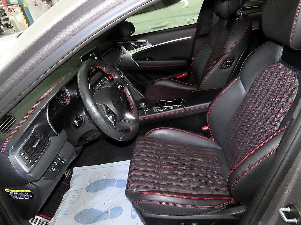 제네시스 G70 2.0T AWD 스포츠 패키지 이미지 6