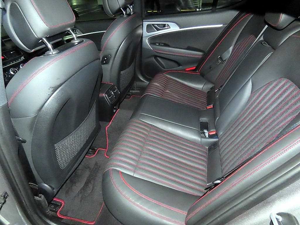 제네시스 G70 2.0T AWD 스포츠 패키지 이미지 7