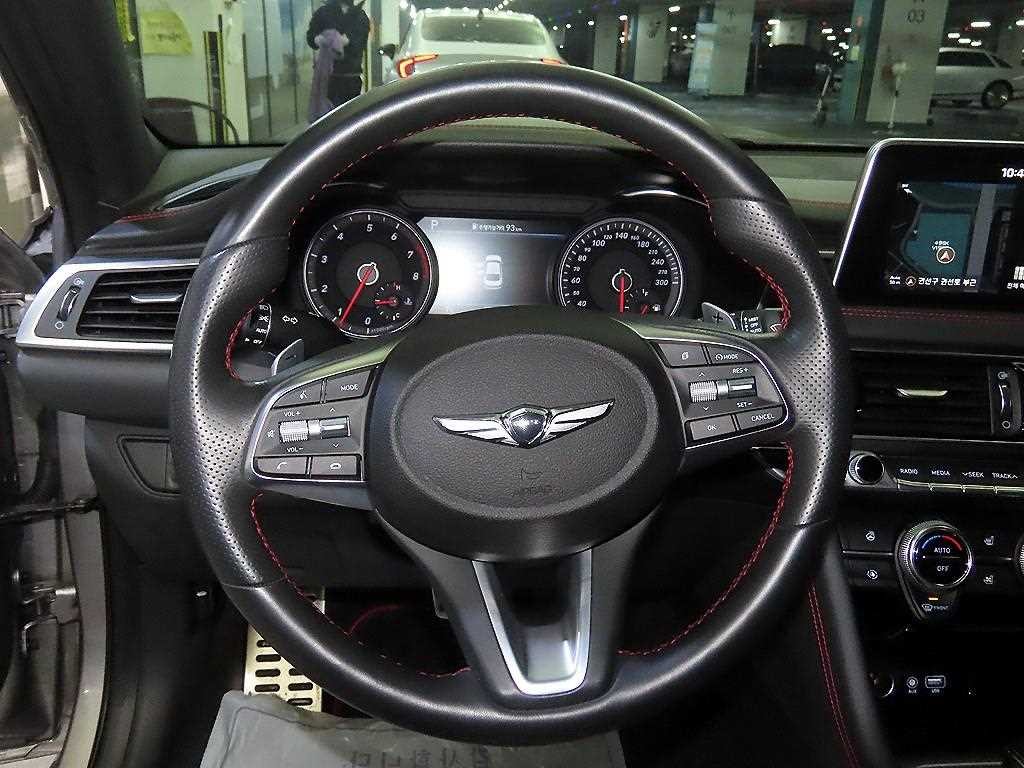 제네시스 G70 2.0T AWD 스포츠 패키지 이미지 8