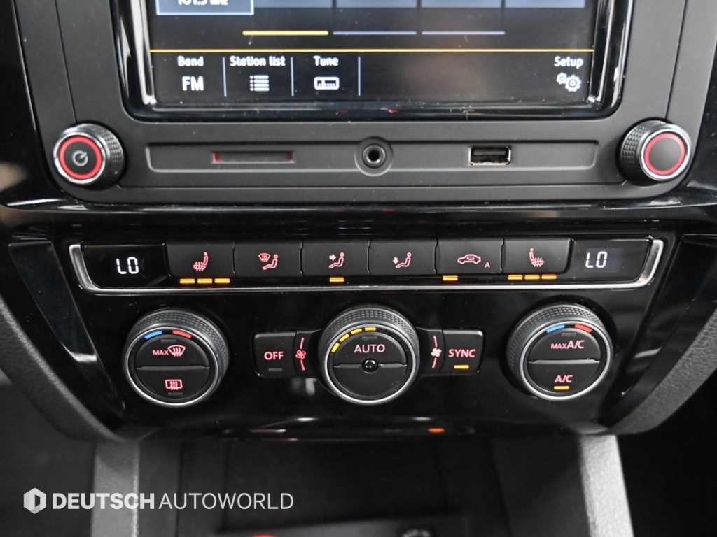 폭스바겐 제타 뉴 제타 2.0 TDI 블루모션 프리미엄 이미지 17