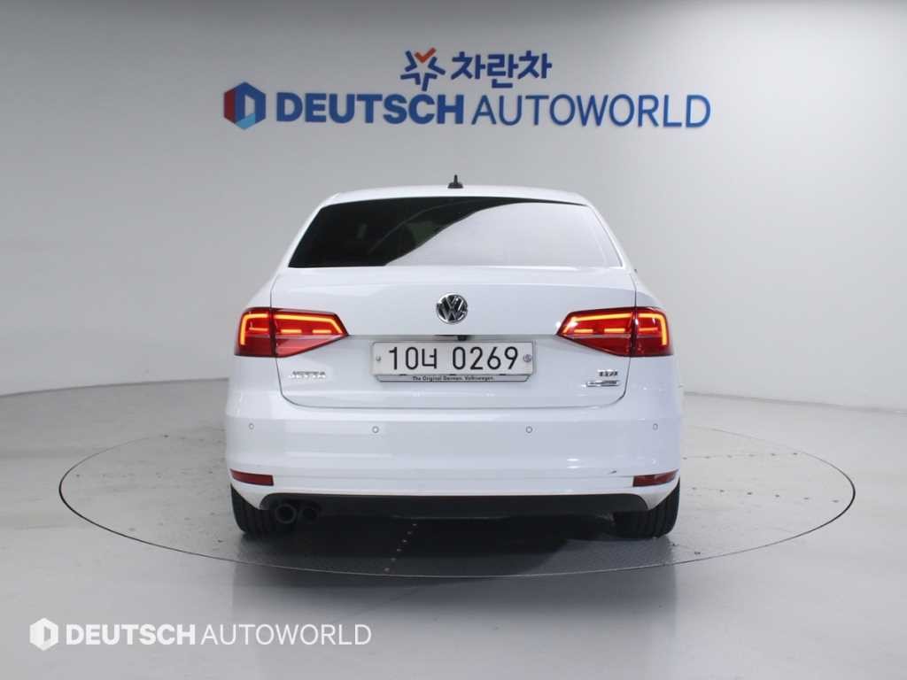 폭스바겐 제타 뉴 제타 2.0 TDI 블루모션 프리미엄 이미지 4
