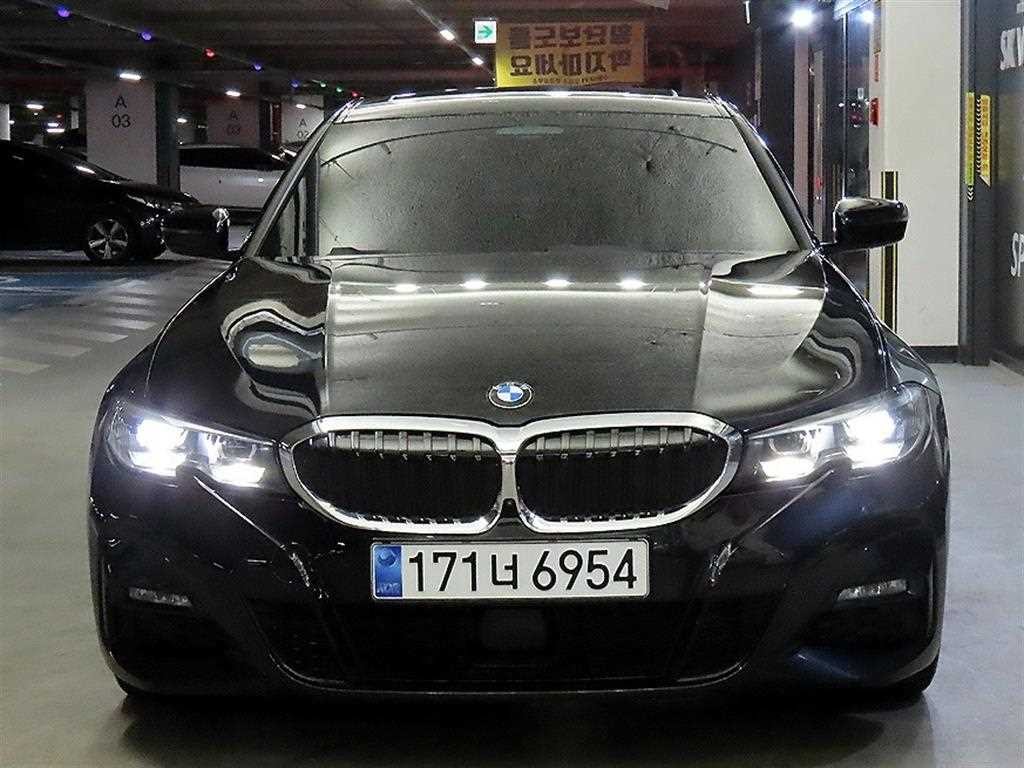 BMW 3시리즈 3시리즈 (G20) 320i M 스포츠 이미지 2