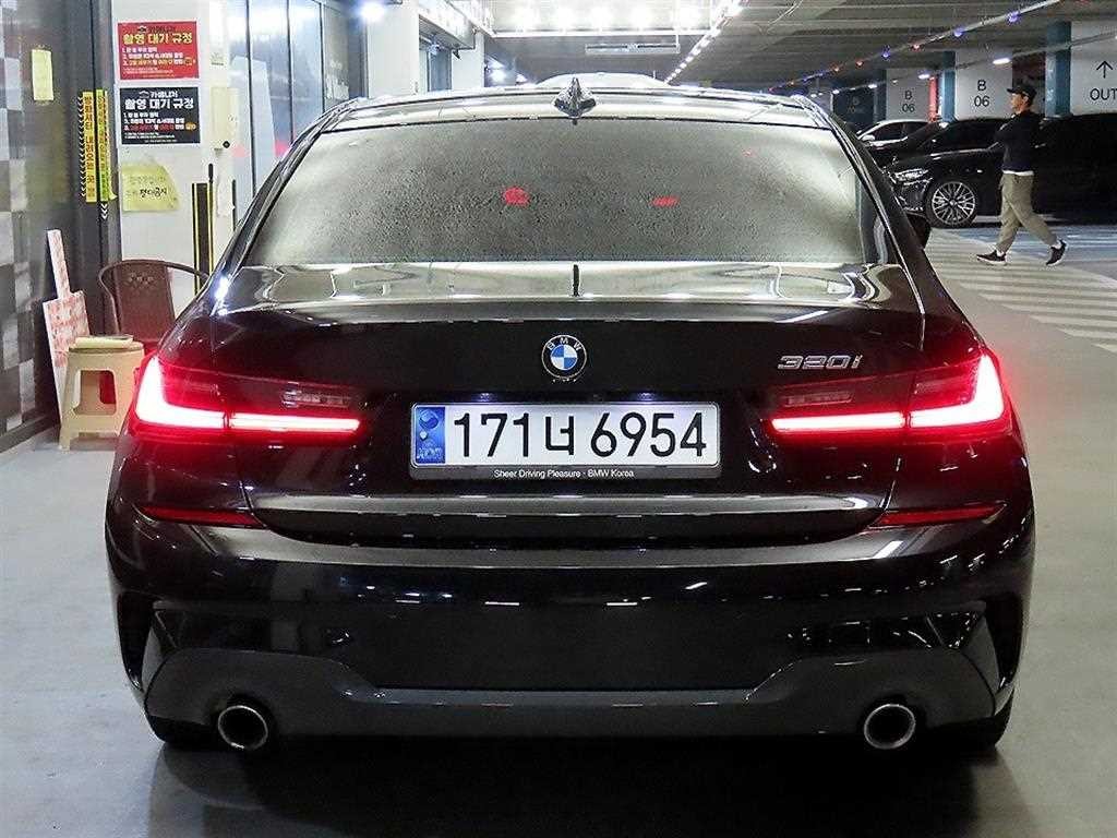 BMW 3시리즈 3시리즈 (G20) 320i M 스포츠 이미지 5