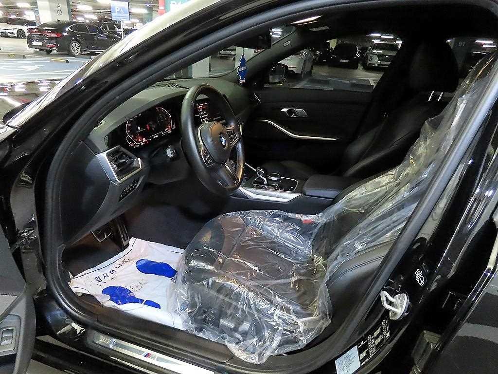 BMW 3시리즈 3시리즈 (G20) 320i M 스포츠 이미지 6