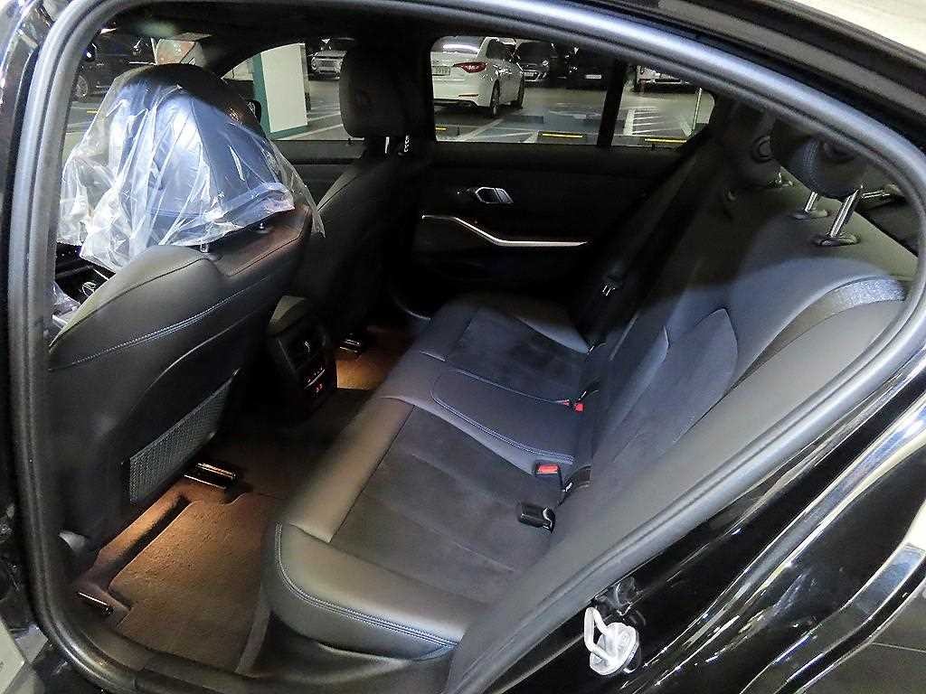 BMW 3시리즈 3시리즈 (G20) 320i M 스포츠 이미지 7