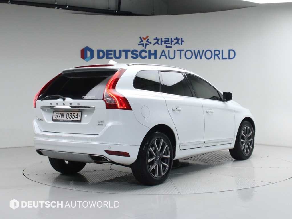 볼보 XC60 D5 AWD 이미지 3