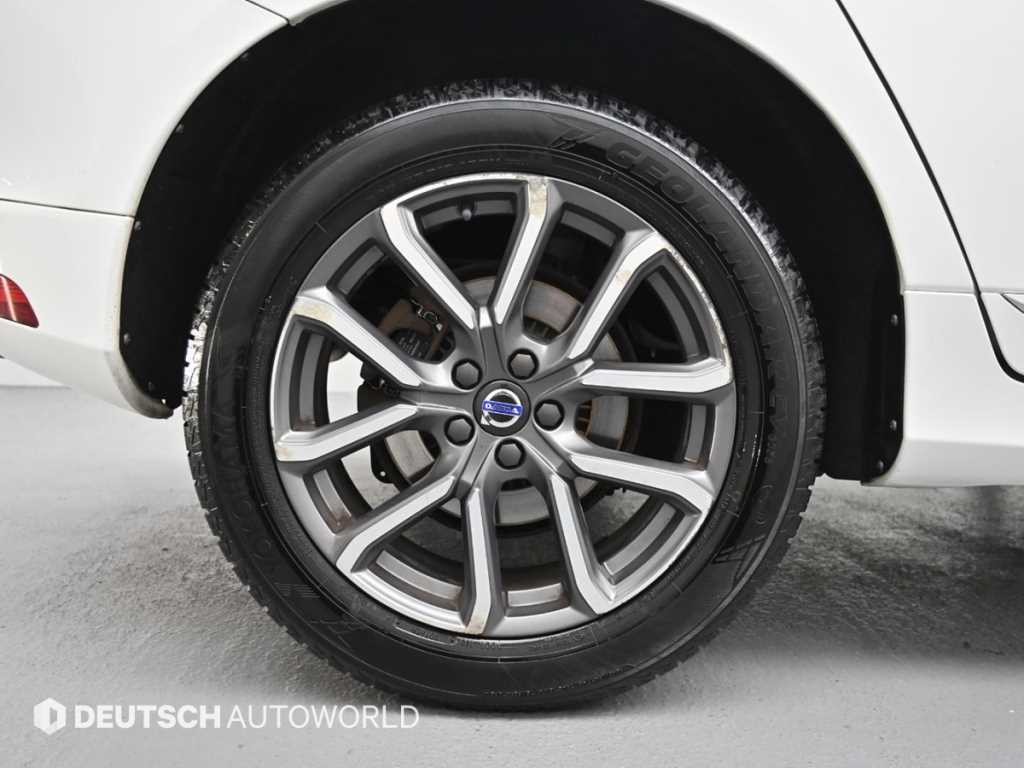 볼보 XC60 D5 AWD 이미지 5