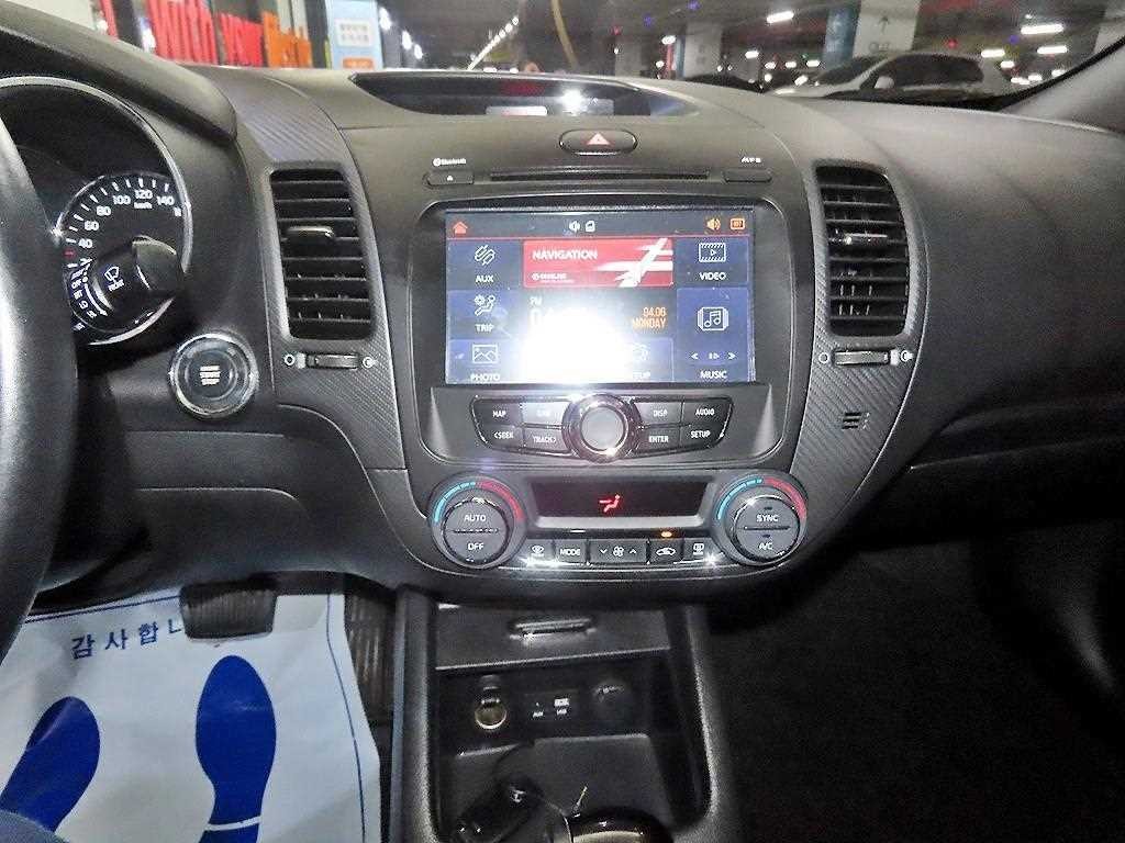기아 K3 더뉴 K3 1.6 GDI 트렌디 이미지 11