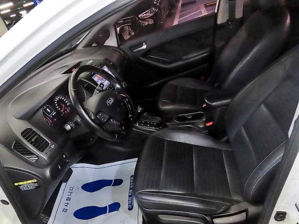 기아 K3 더뉴 K3 1.6 GDI 트렌디 이미지 6