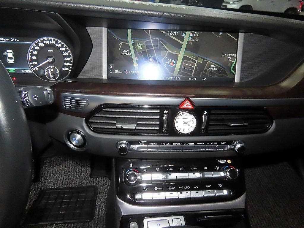 제네시스 EQ900 3.8 GDI AWD 프리미엄 럭셔리 이미지 11