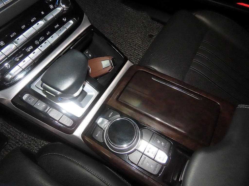 제네시스 EQ900 3.8 GDI AWD 프리미엄 럭셔리 이미지 12
