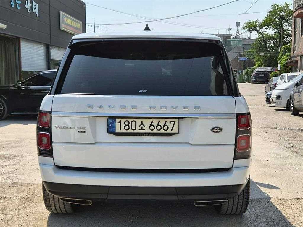 랜드로버 레인지로버 레인지로버 4세대 3.0 D350 VOGUE SE 디젤 이미지 5