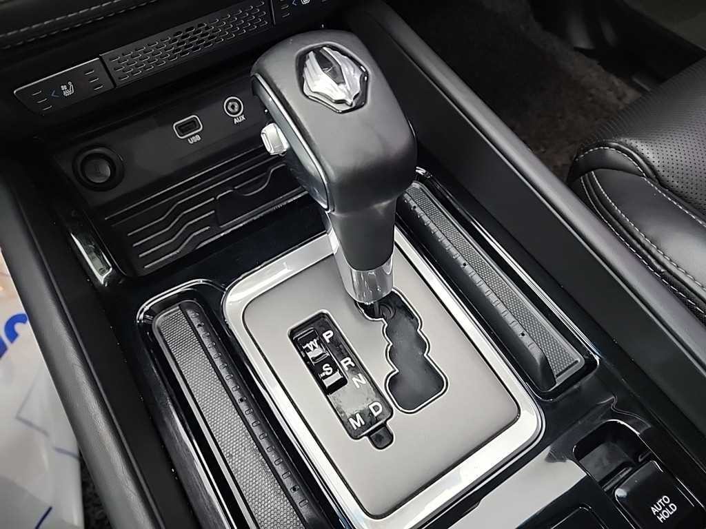 KG모빌리티(쌍용) 렉스턴 G4렉스턴 디젤 2.2 2WD 유라시아 에디션 이미지 8