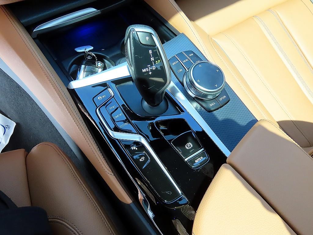BMW 5시리즈 5시리즈 (G30) 520i M 스포츠 이미지 11