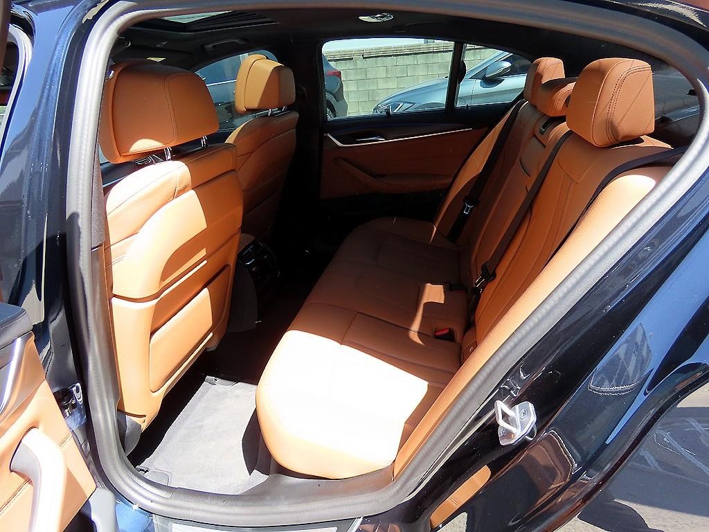 BMW 5시리즈 5시리즈 (G30) 520i M 스포츠 이미지 6