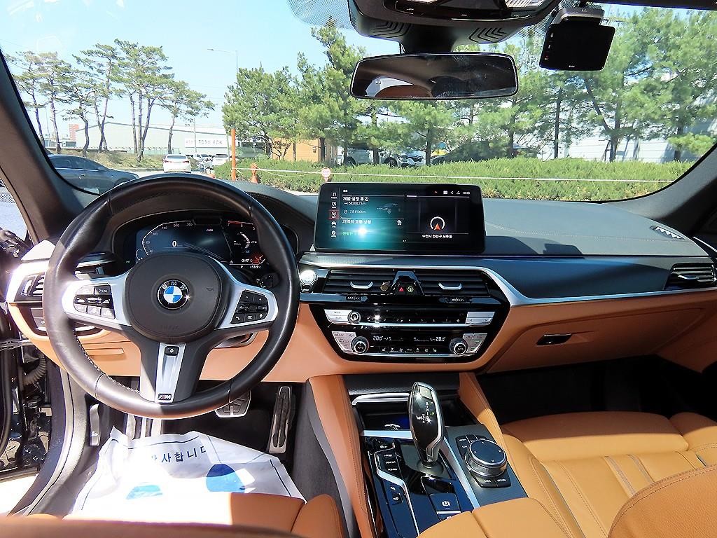 BMW 5시리즈 5시리즈 (G30) 520i M 스포츠 이미지 7