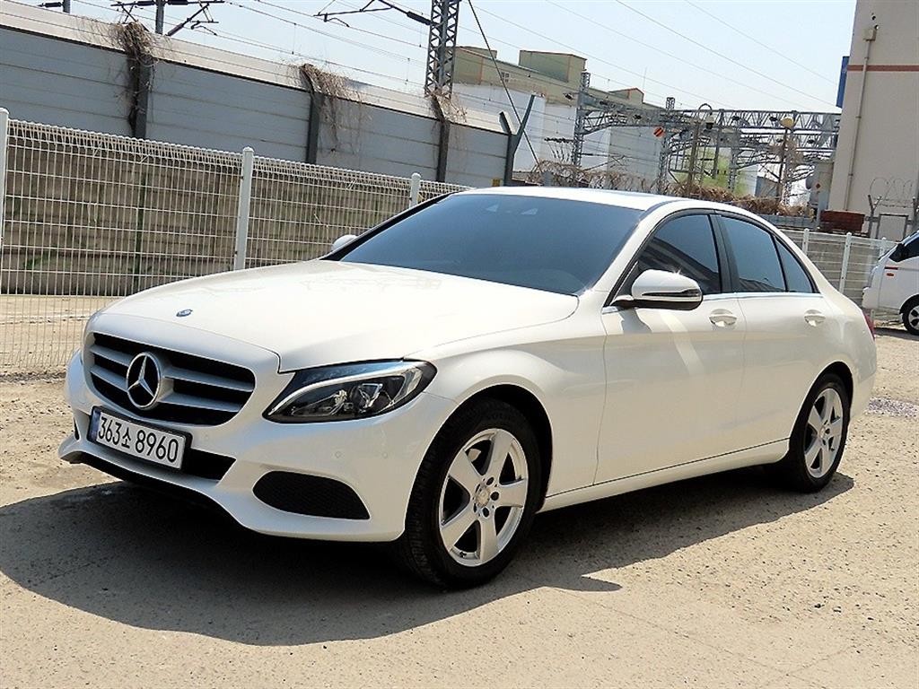 벤츠 C 클래스 C클래스 W205 C200 이미지 2