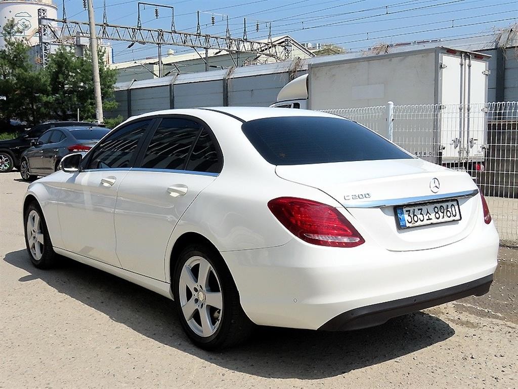 벤츠 C 클래스 C클래스 W205 C200 이미지 3