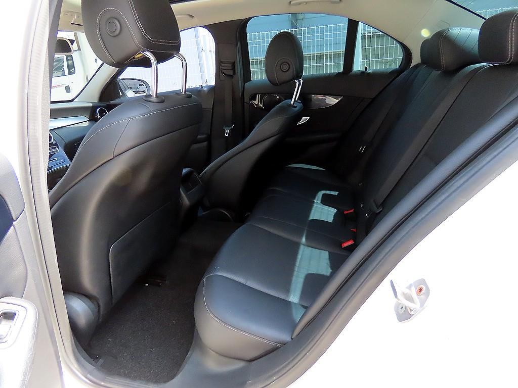 벤츠 C 클래스 C클래스 W205 C200 이미지 6