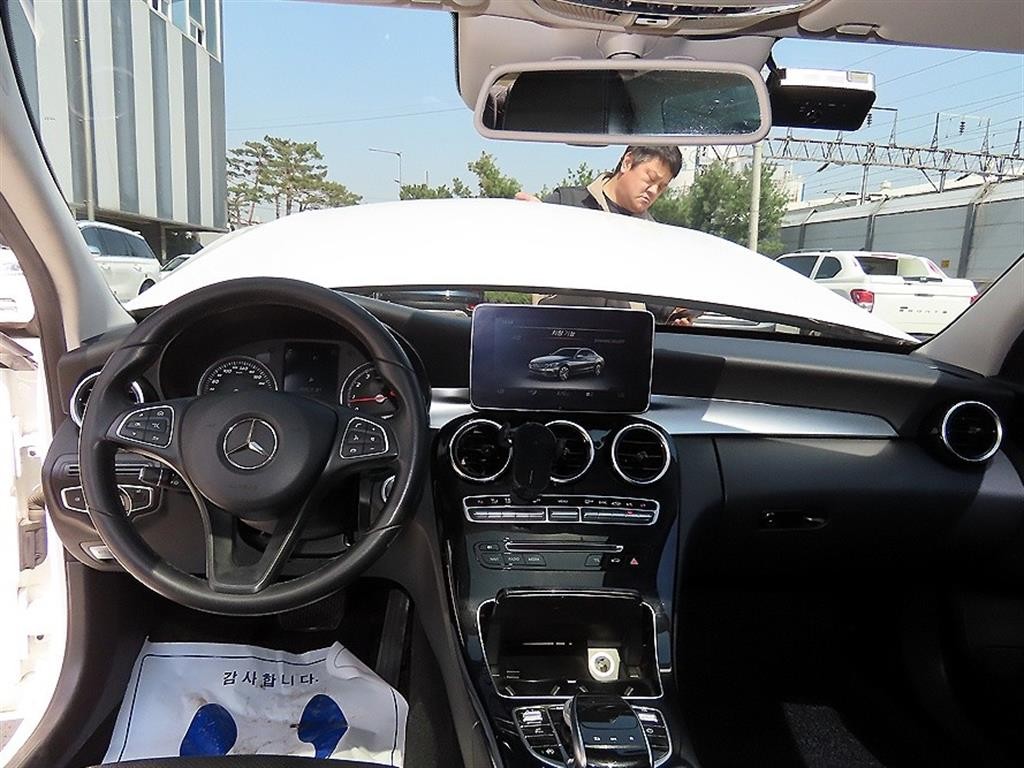 벤츠 C 클래스 C클래스 W205 C200 이미지 7