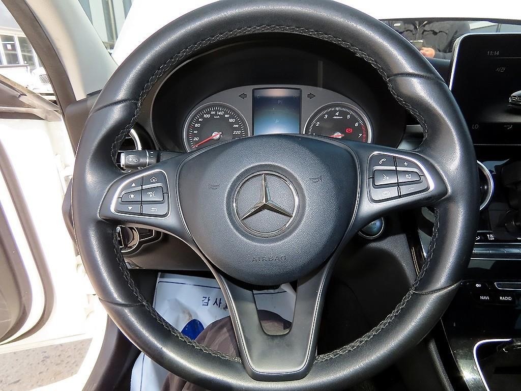벤츠 C 클래스 C클래스 W205 C200 이미지 8