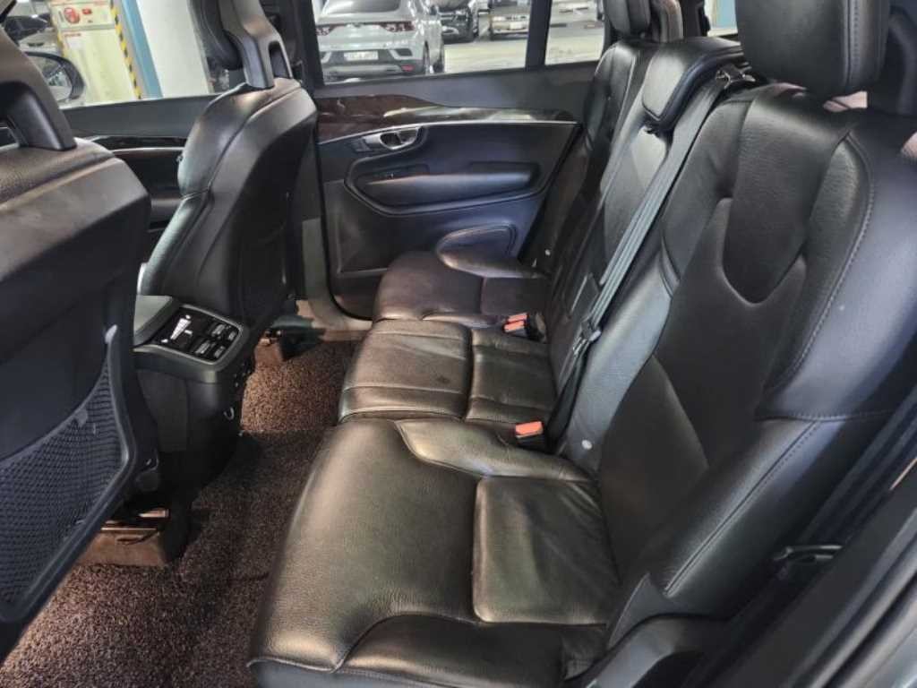 볼보 XC90 XC90 2세대 2.0 D5 AWD 모멘텀 이미지 7