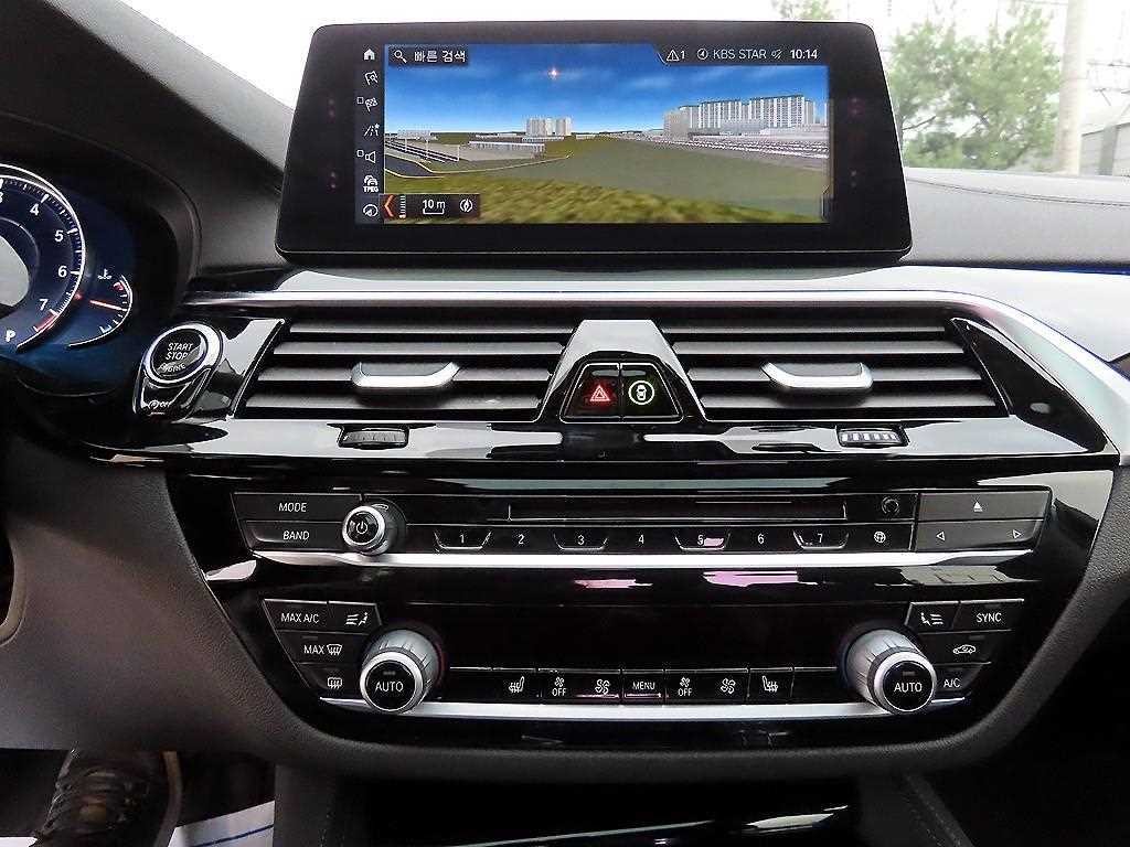 BMW 5시리즈 5시리즈 (G30) 520i 럭셔리 이미지 13