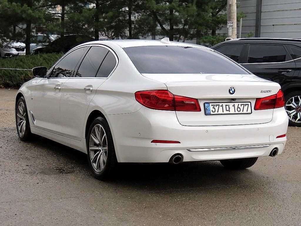 BMW 5시리즈 5시리즈 (G30) 520i 럭셔리 이미지 3