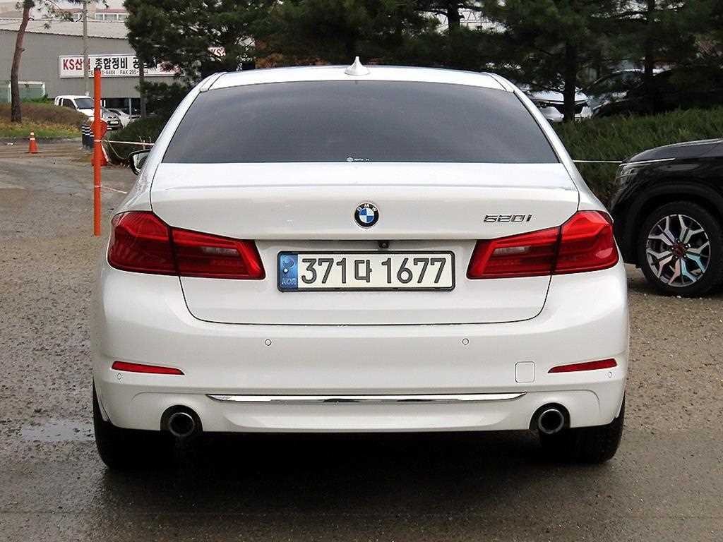 BMW 5시리즈 5시리즈 (G30) 520i 럭셔리 이미지 4