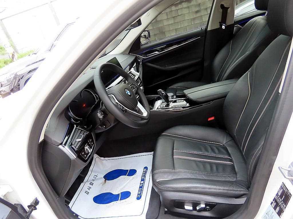 BMW 5시리즈 5시리즈 (G30) 520i 럭셔리 이미지 5