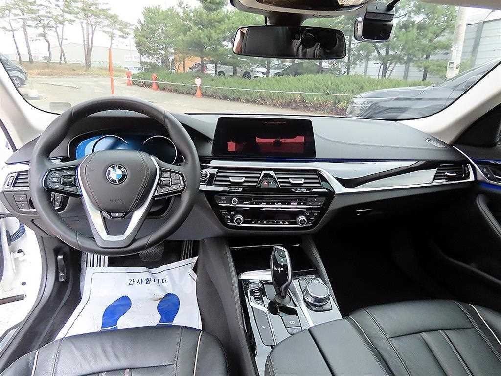 BMW 5시리즈 5시리즈 (G30) 520i 럭셔리 이미지 7