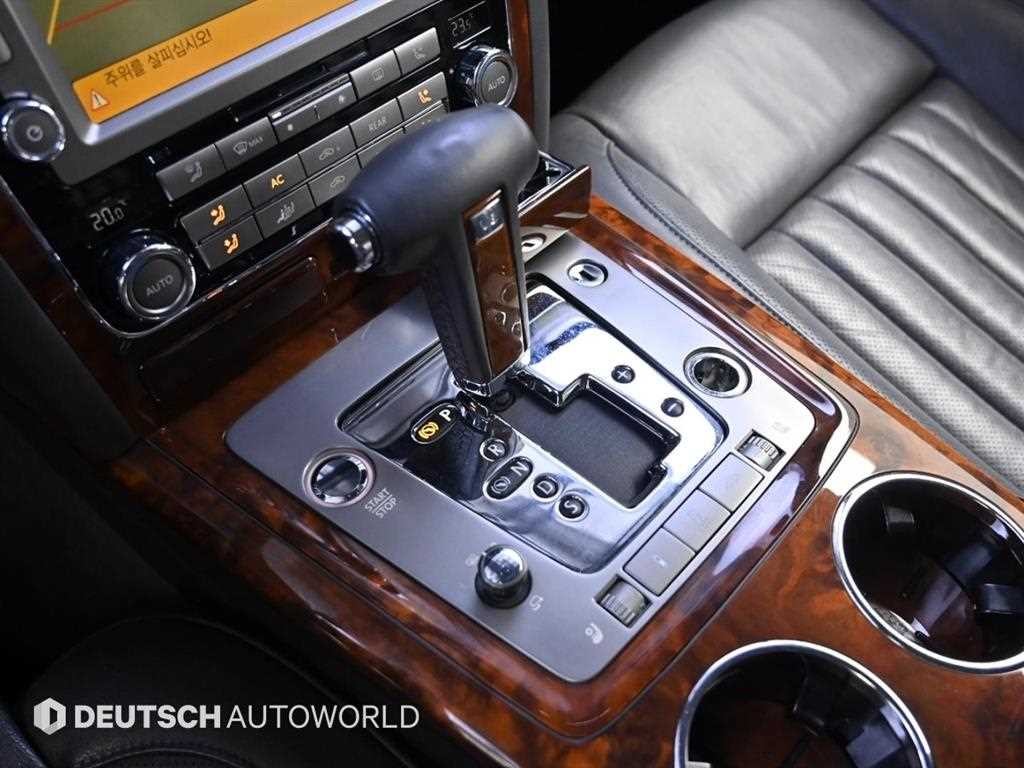 폭스바겐 페이튼 V8 4.2 LWB 이미지 9
