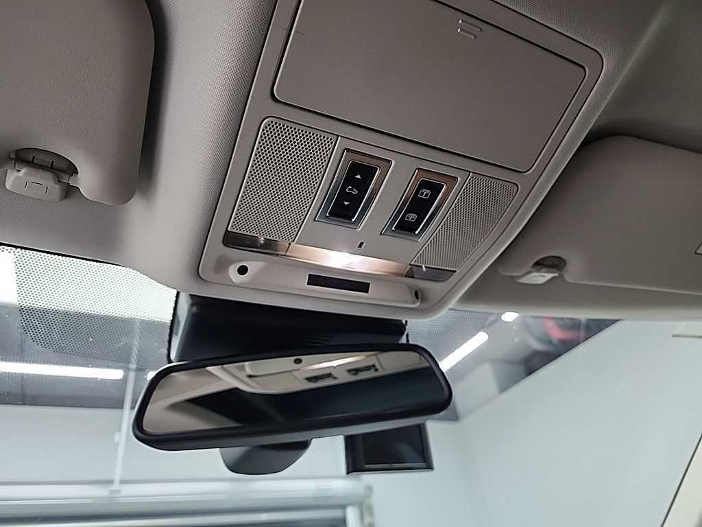 재규어 F-PACE 20d 포트폴리오 이미지 18