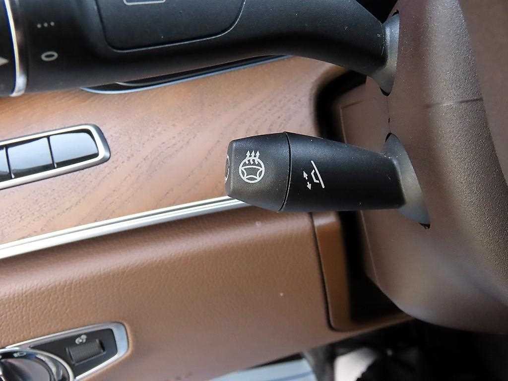 벤츠 E 클래스 E-클래스 W213 E300e 익스클루시브 이미지 13