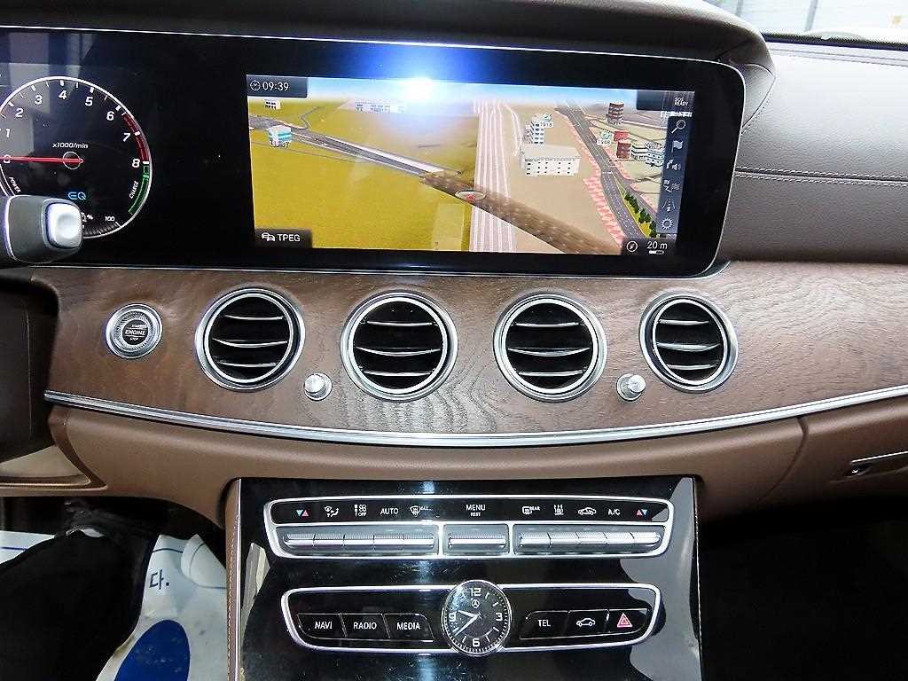 벤츠 E 클래스 E-클래스 W213 E300e 익스클루시브 이미지 15