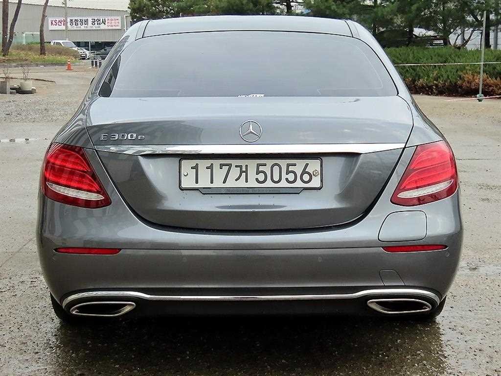 벤츠 E 클래스 E-클래스 W213 E300e 익스클루시브 이미지 4