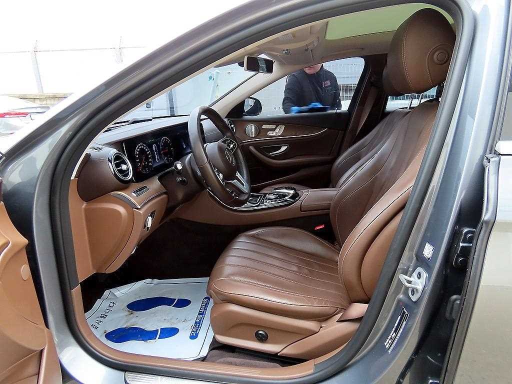 벤츠 E 클래스 E-클래스 W213 E300e 익스클루시브 이미지 5
