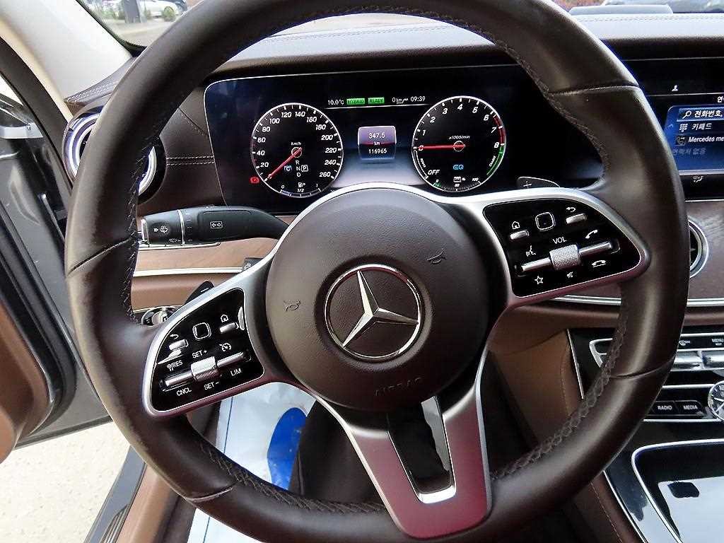 벤츠 E 클래스 E-클래스 W213 E300e 익스클루시브 이미지 8
