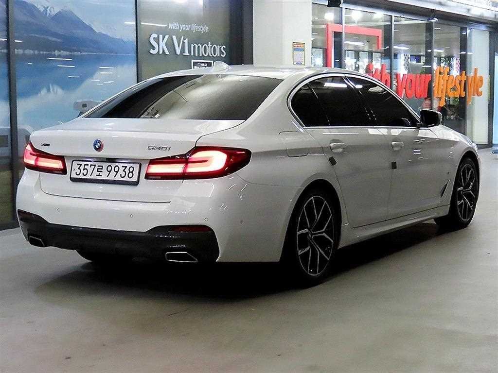BMW 5시리즈 5시리즈 (G30) 530i xDrive M 스포츠 이미지 4