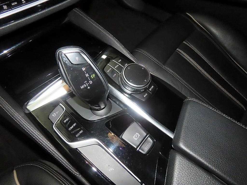 BMW 5시리즈 5시리즈 (G30) 520i 럭셔리 이미지 12