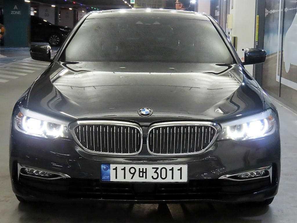 BMW 5시리즈 5시리즈 (G30) 520i 럭셔리 이미지 2