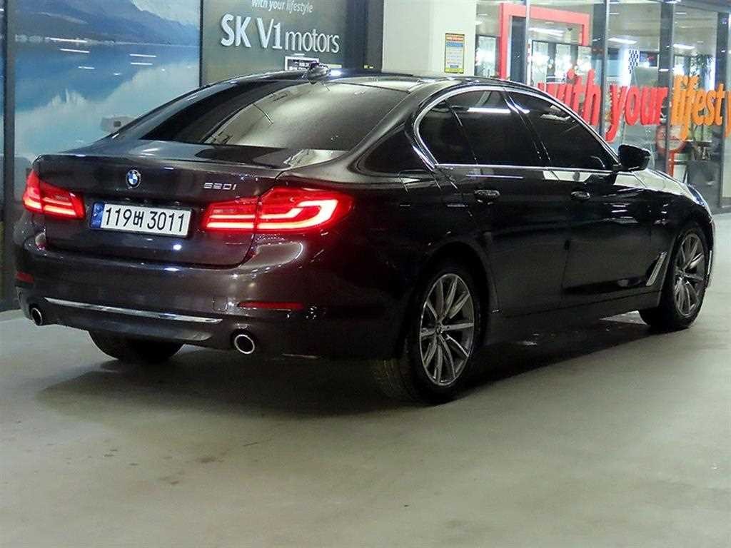BMW 5시리즈 5시리즈 (G30) 520i 럭셔리 이미지 4