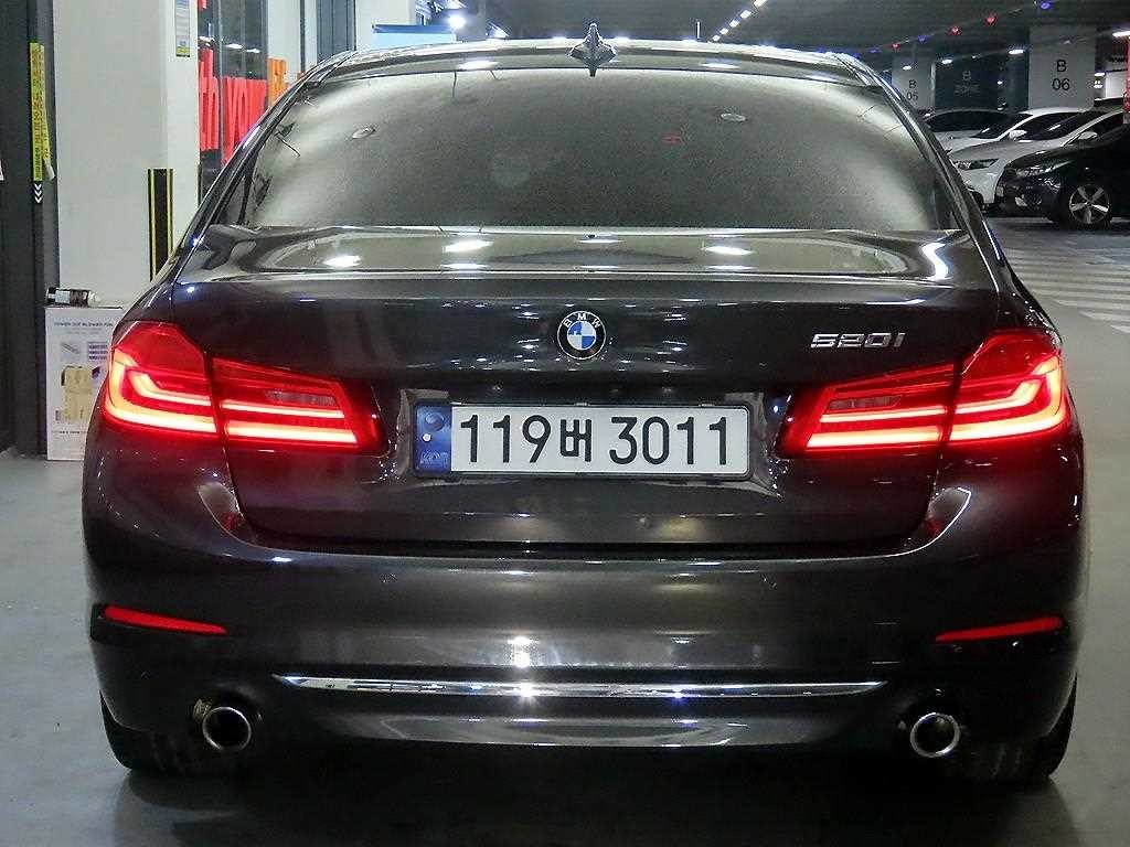 BMW 5시리즈 5시리즈 (G30) 520i 럭셔리 이미지 5