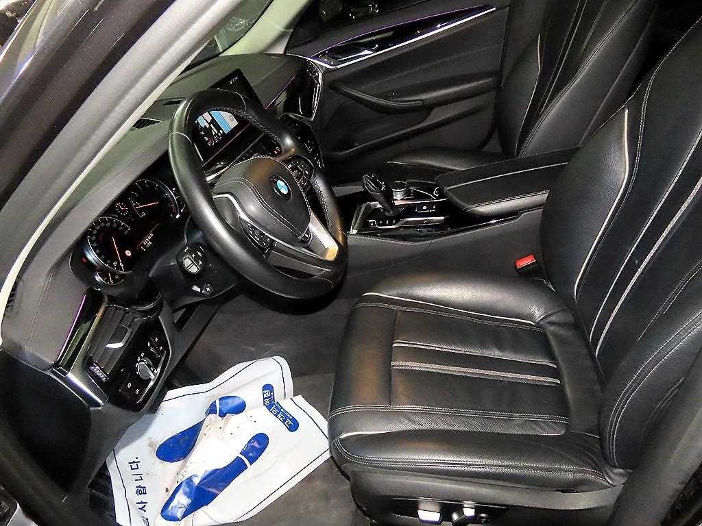 BMW 5시리즈 5시리즈 (G30) 520i 럭셔리 이미지 6