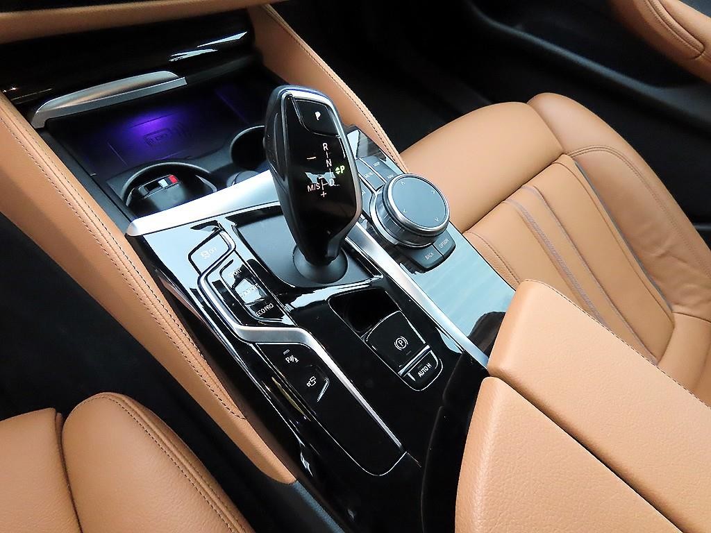 BMW 5시리즈 5시리즈 (G30) 520i 럭셔리 이미지 11