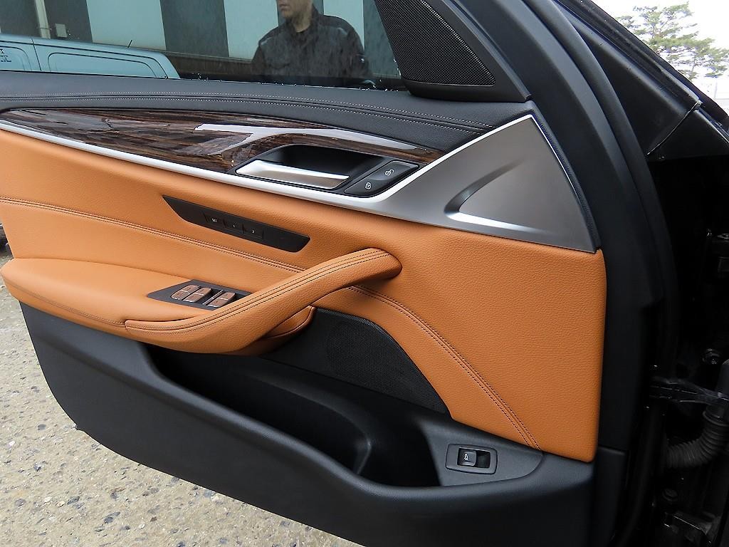 BMW 5시리즈 5시리즈 (G30) 520i 럭셔리 이미지 12