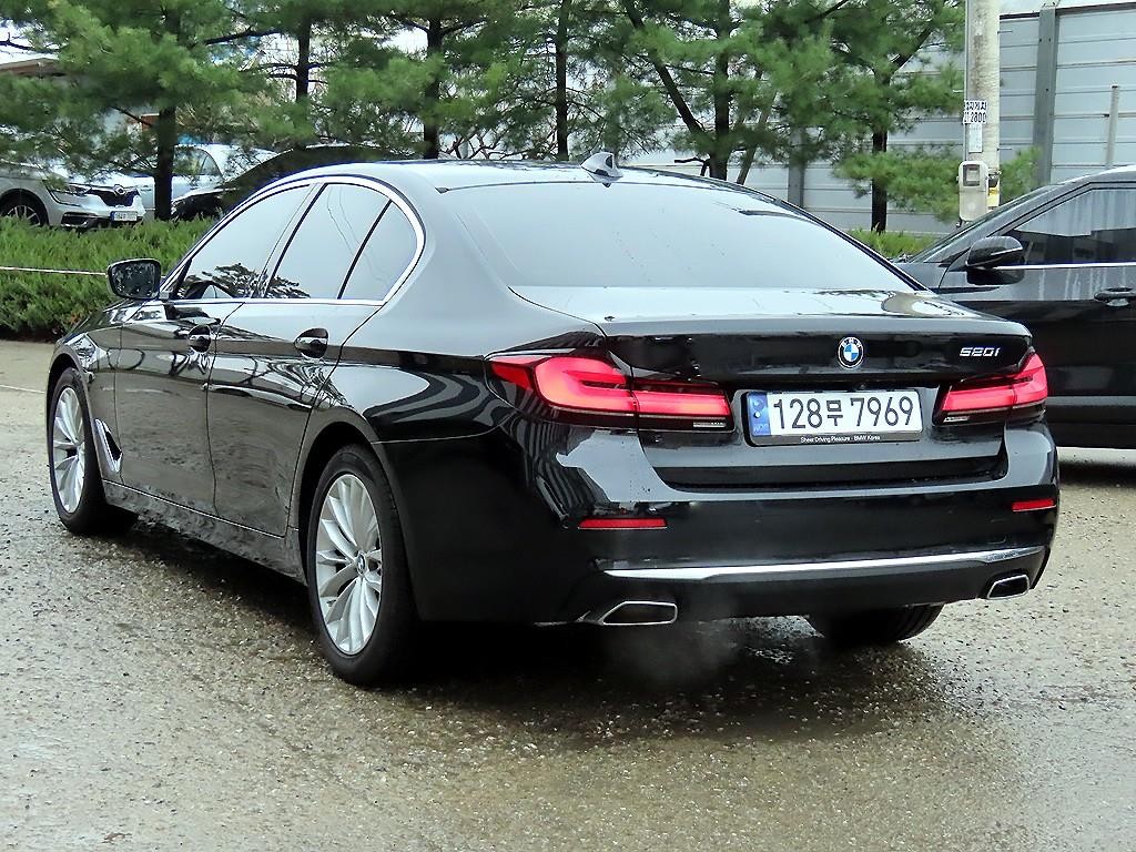 BMW 5시리즈 5시리즈 (G30) 520i 럭셔리 이미지 3