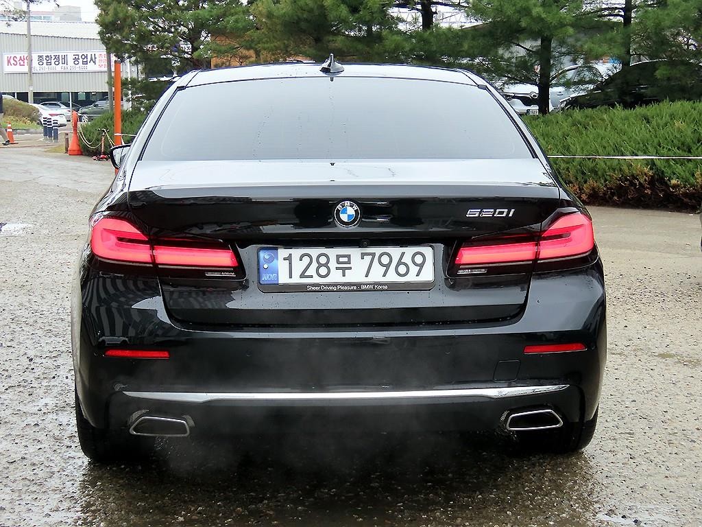 BMW 5시리즈 5시리즈 (G30) 520i 럭셔리 이미지 4